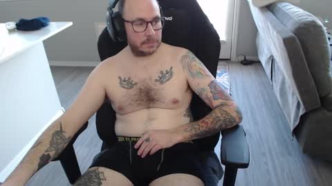 Snapshot of sirscotty831 chatting on February 1, 11:37 pm Sir Scotty online show from February 1, 11:37 pm