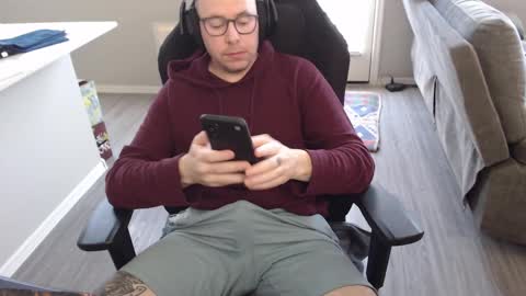 Snapshot of sirscotty831 chatting on February 21, 3:32 pm Sir Scotty online show from February 21, 3:32 pm