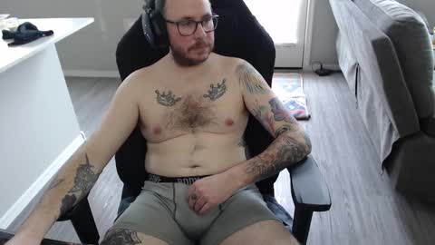 Snapshot of sirscotty831 chatting on February 9, 11:04 pm Sir Scotty online show from February 9, 11:04 pm