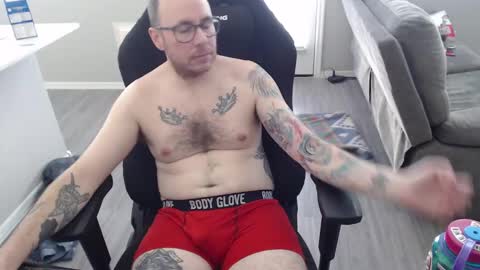 Snapshot of sirscotty831 chatting on December 8, 8:25 pm Sir Scotty online show from December 8, 8:25 pm