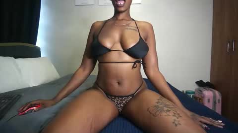 Snapshot of sity002_ chatting on October 13, 5:42 am sity online show from October 13, 5:42 am