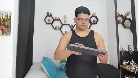 Siul Thompson online show from February 10, 8:00 pm