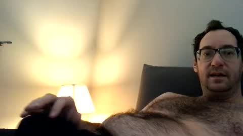 sixfootseven online show from December 16, 3:32 pm