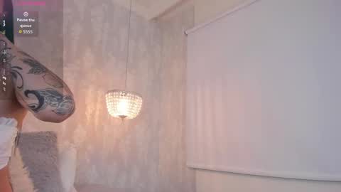 Snapshot of skailyn_angels chatting on September 23, 3:00 am SKAILYN ANGELS online show from September 23, 3:00 am