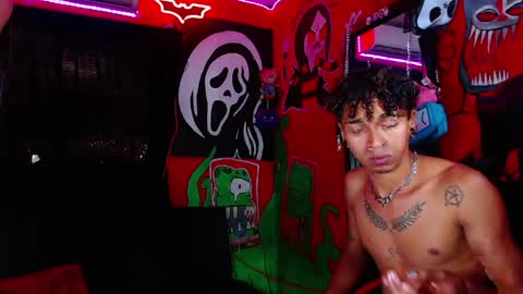 SkarlettKell online show from April 14, 2:53 pm