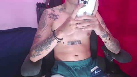 Snapshot of skateboy444 chatting on March 11, 5:24 am king online show from March 11, 5:24 am