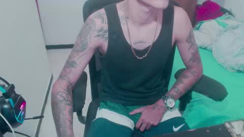 Snapshot of skateboy444 chatting on October 7, 3:19 pm king online show from October 7, 3:19 pm