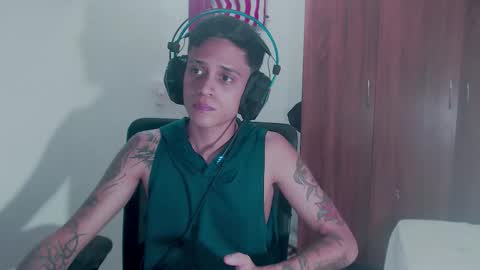 Snapshot of skateboy444 chatting on September 26, 8:33 am king online show from September 26, 8:33 am