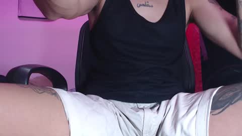 Snapshot of skateboy444 chatting on February 16, 4:42 am king online show from February 16, 4:42 am