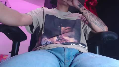 Snapshot of skateboy444 chatting on February 26, 7:02 am king online show from February 26, 7:02 am