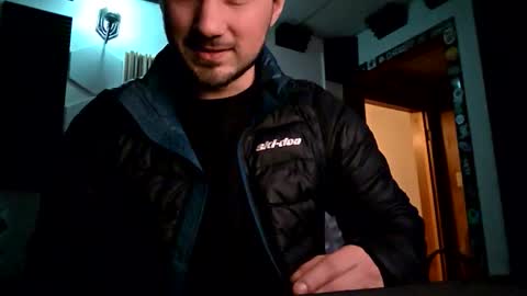 skimaskcouple89108 online show from April 11, 4:28 am