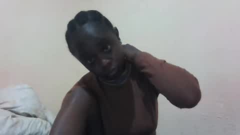 Snapshot of skinny_petite18 chatting on October 19, 8:02 pm Munah online show from October 19, 8:02 pm