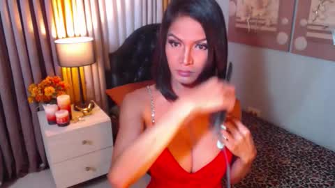 Snapshot of skinnyhotfantasy chatting on October 8, 3:02 am NICOLE online show from October 8, 3:02 am