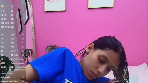 Snapshot of skinnyneighbour_ chatting on February 26, 9:12 am Karla online show from February 26, 9:12 am