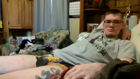 skippy0261 online show from December 9, 8:33 pm