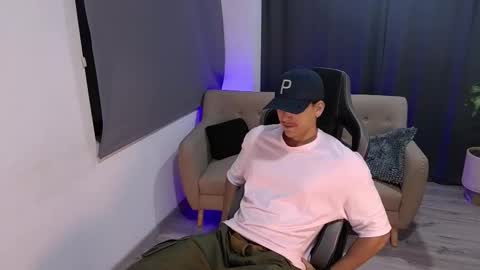 Liam Vokov online show from March 11, 3:42 am