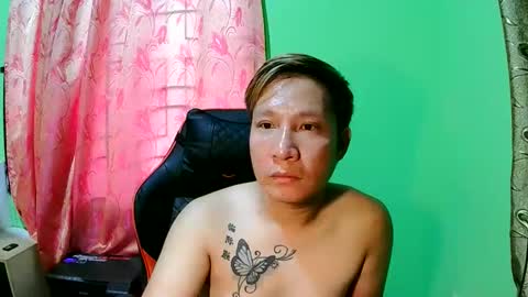 Snapshot of sky1441 chatting on October 6, 3:57 am sky1441 online show from October 6, 3:57 am