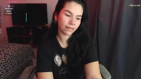 Snapshot of sky_lover_ chatting on October 7, 9:49 am Sky online show from October 7, 9:49 am