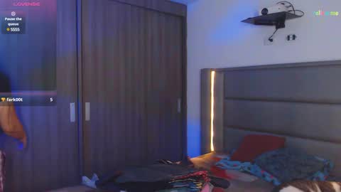 Snapshot of sky_lover_ chatting on March 12, 12:26 pm Sky online show from March 12, 12:26 pm
