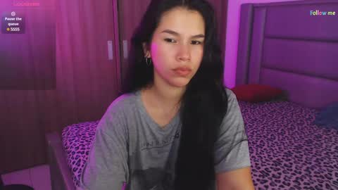 Snapshot of sky_lover_ chatting on February 19, 9:39 am Sky online show from February 19, 9:39 am