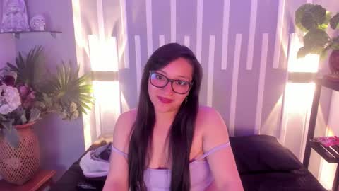 skye_bluee_ online show from September 20, 4:48 am