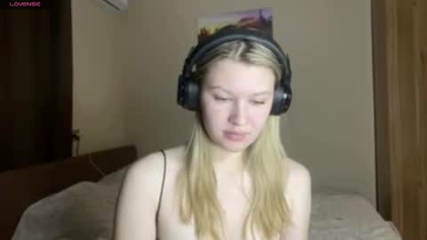 skyedavis online show from February 5, 9:40 pm