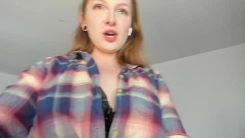 Skye Watson online show from January 3, 8:01 pm