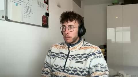 skyisthelimit1995 online show from March 13, 11:35 am