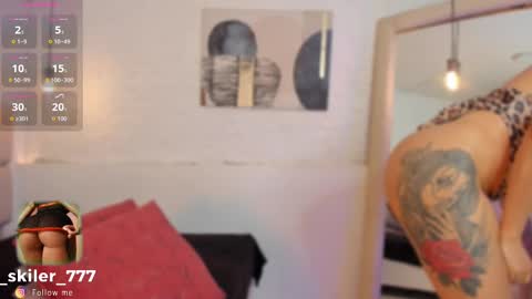Snapshot of skyler_ferrer chatting on September 17, 9:29 pm online show from September 17, 9:29 pm