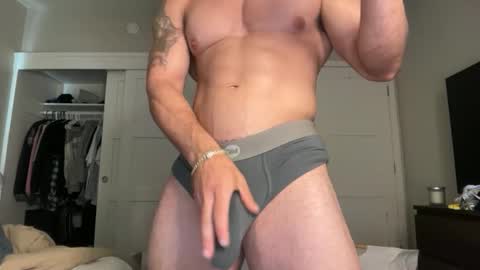 Skyler Flexes online show from March 27, 9:05 pm