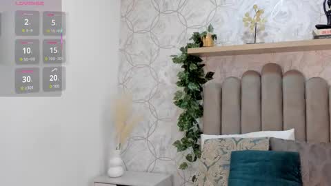 Skyler online show from October 25, 8:09 pm