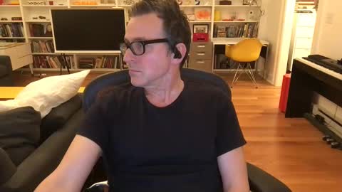 Skyline3371 online show from January 15, 7:05 am