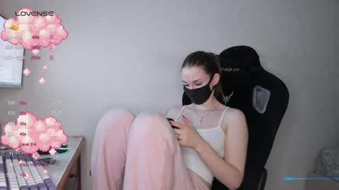 Snapshot of skyqueeni chatting on February 14, 9:56 am Nastya online show from February 14, 9:56 am