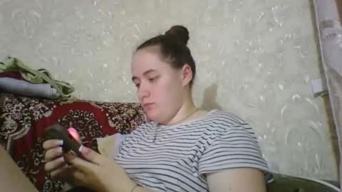Snapshot of skyressie333 chatting on October 18, 5:50 pm skyressie333 online show from October 18, 5:50 pm