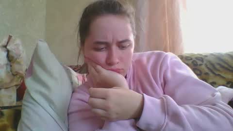 skyressie333 online show from April 12, 7:56 am