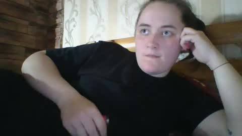 skyressie333 online show from April 27, 6:49 pm