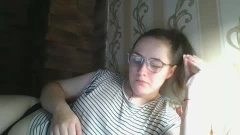 skyressie333 online show from November 30, 8:05 pm