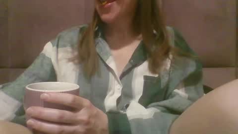 Snapshot of sladkiegubki chatting on February 26, 3:03 am Sladkiegubki online show from February 26, 3:03 am