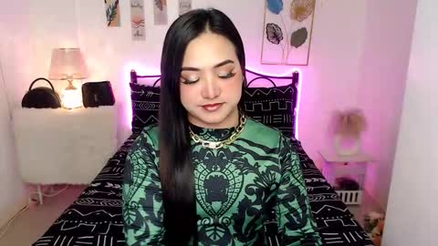 Queen Cyrine online show from March 8, 9:52 pm