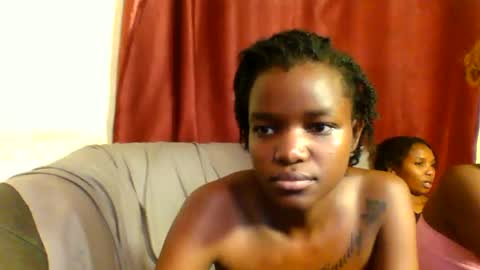 Snapshot of sleek_ass chatting on March 5, 4:34 am sleek_ass online show from March 5, 4:34 am
