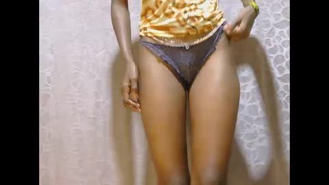 Snapshot of slim_girl01 chatting on January 31, 3:11 pm slim_girl01 online show from January 31, 3:11 pm