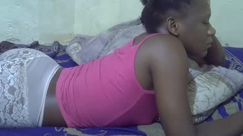 Snapshot of slim_girl3 chatting on March 1, 5:05 pm slim_girl3 online show from March 1, 5:05 pm