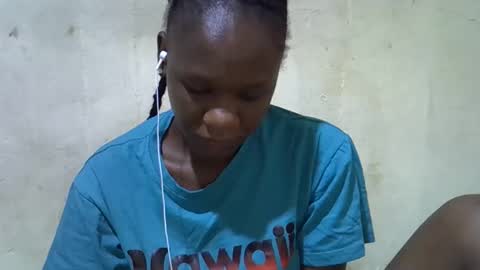 Snapshot of slim_girl3 chatting on September 28, 8:01 am slim_girl3 online show from September 28, 8:01 am