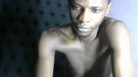 Snapshot of slim_long01 chatting on February 19, 11:28 am slim long01 online show from February 19, 11:28 am