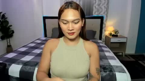 STELLA online show from April 6, 5:25 pm