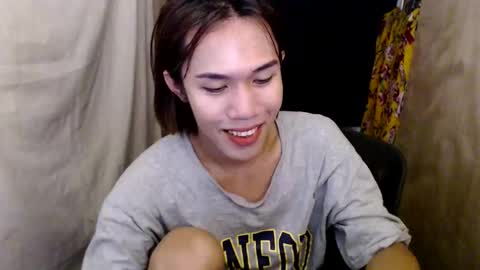 Snapshot of slutqueen_raz chatting on September 28, 2:09 am Raz online show from September 28, 2:09 am