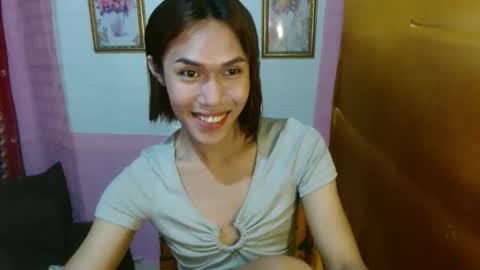 Snapshot of slutqueen_raz chatting on October 11, 9:03 am Raz online show from October 11, 9:03 am