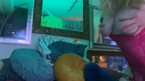 slutsinthecity138 online show from October 9, 8:53 am