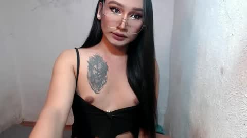  Lovie  online show from March 18, 6:14 pm