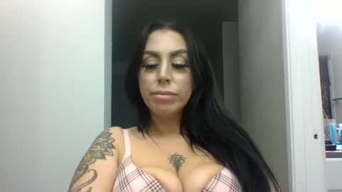 slutty_cupcakes online show from December 5, 6:45 am